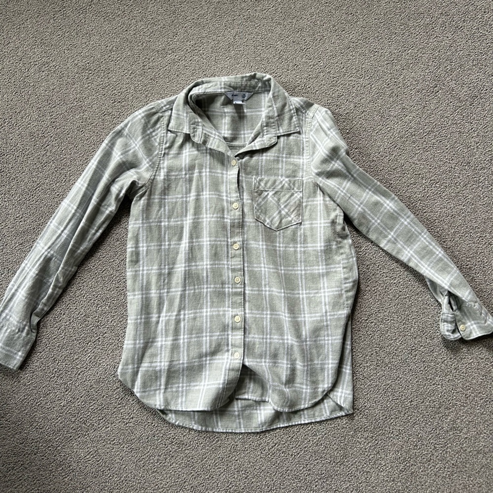 Old Navy women’s grey Plaid Shirt